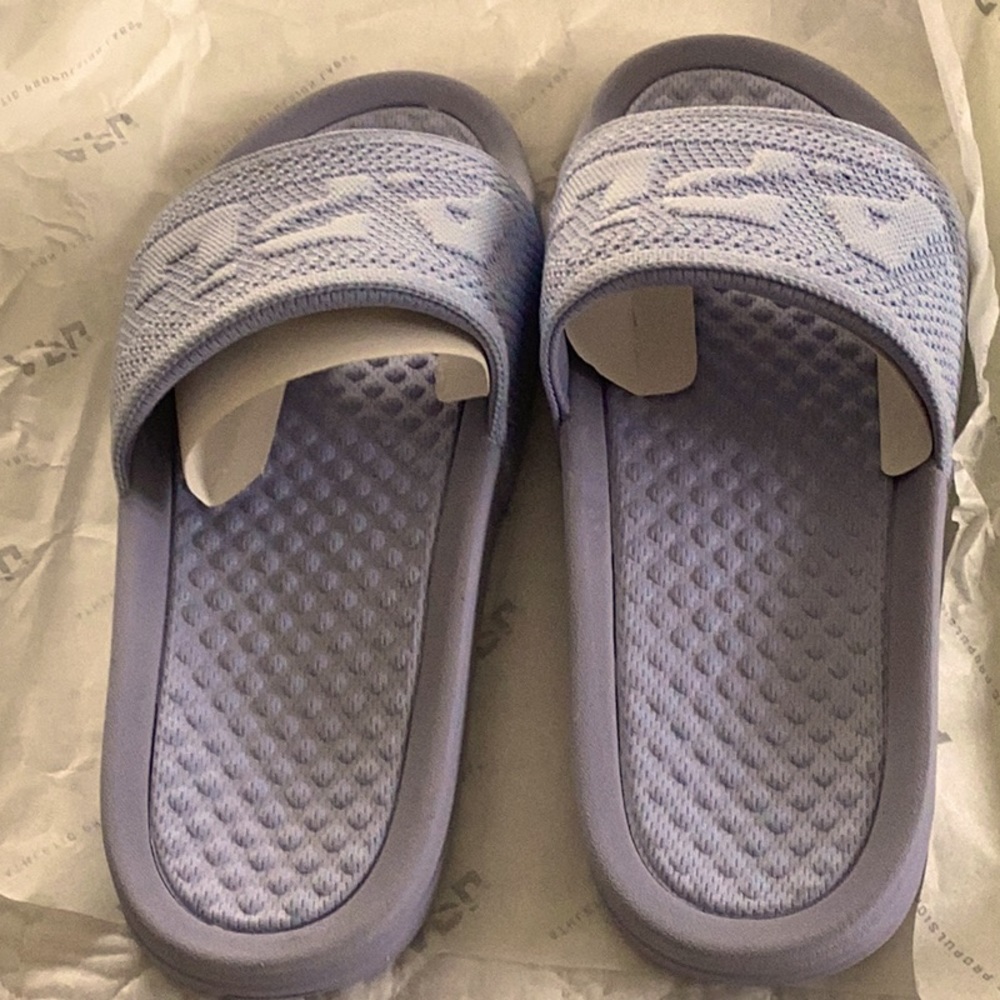 APL slides pale blue